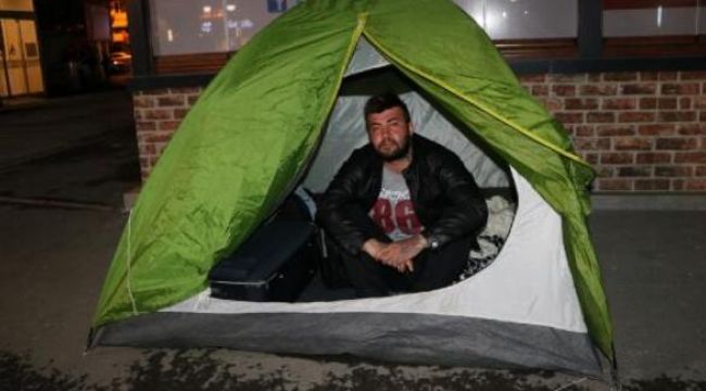 Şehirler arası otobüs olmayınca memleketine dönemedi
