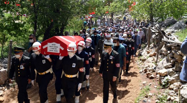 Şehit Er Çakır, son yolculuğuna uğurlandı