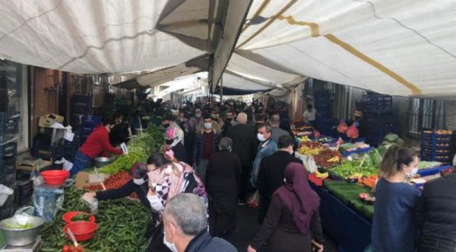 Semt pazarında adım atacak yer kalmadı