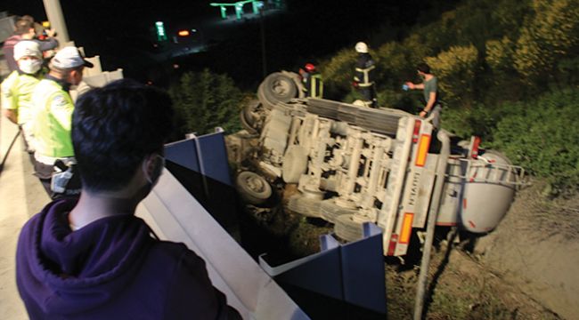 TEM&#039;de tanker şarampole yuvarlandı