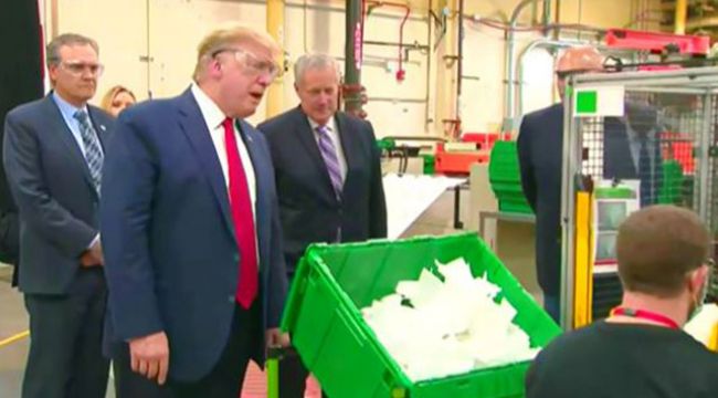 Trump’tan maske üretim tesisine "maskesiz" ziyaret