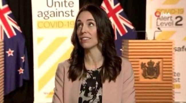 Yeni Zelanda Başbakanı Ardern, canlı yayında depreme yakalandı
