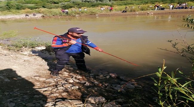 16 yaşındaki Azat Aras Nehri'nde kayboldu