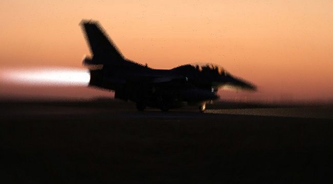 ABD savaş uçağı F-15 Eagle, Kuzey Denizi'ne düştü