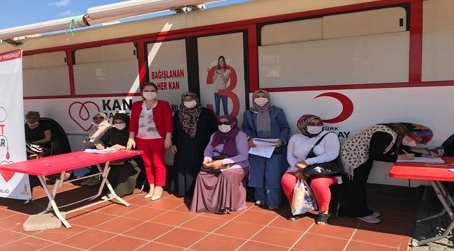 AK KADINLARDAN KAN BAĞIŞI