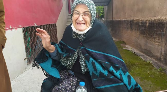 Altını çalınan yaşlı kadın gözyaşlarına boğuldu