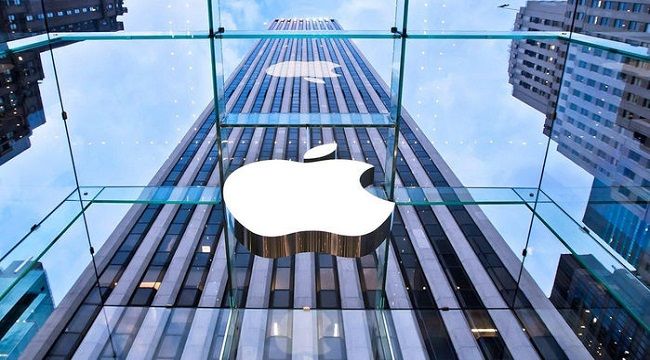 Apple yine zirvede