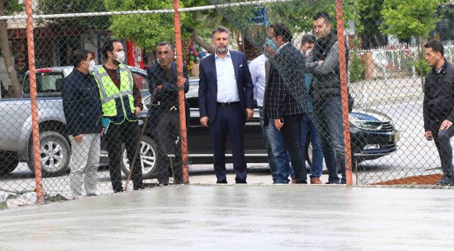 BAYRAKLI'DA SPOR ALANLARINI YENİLEME