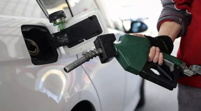 Benzine ve motorine çifte zam geliyor