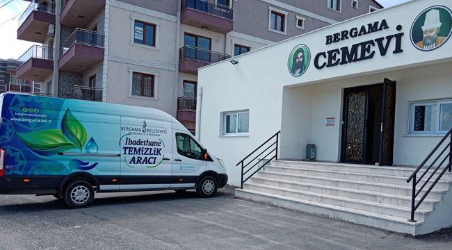 BERGAMA CEMEVİ TEMİZLENİP DEZENFEKTE EDİLDİ