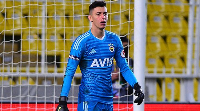 Berke Özer 1 yıl daha Westerlo'da