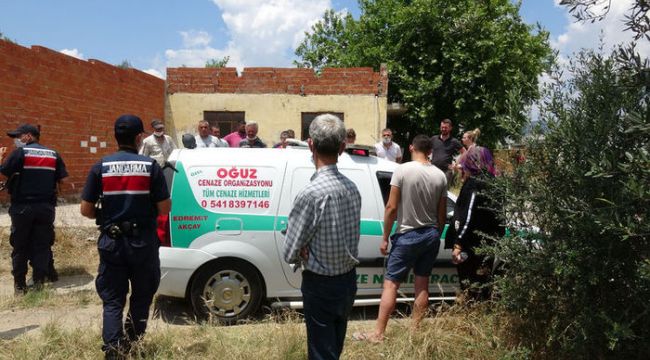 Boğazını kesip öldürdü!