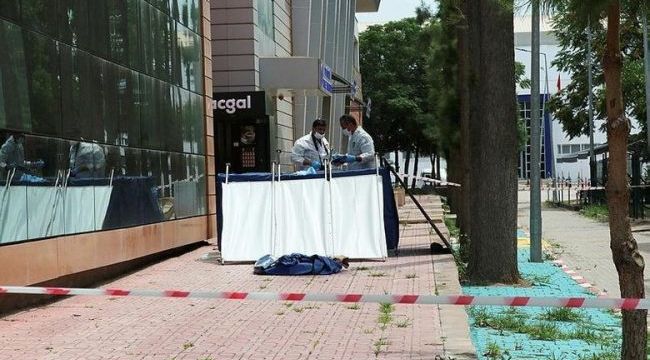 BORNOVA'DA İNŞAAT İŞÇİSİ HAYATINI KAYBETTİ