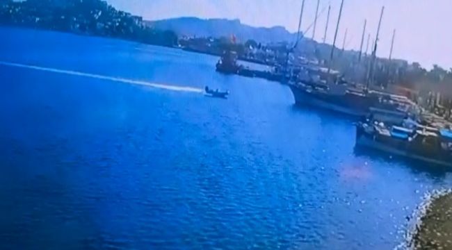 Bot kazası güvenlik kamerasına yansıdı