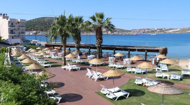 ÇEŞME TEKKE PLAJI VE RESTORANI AÇILDI