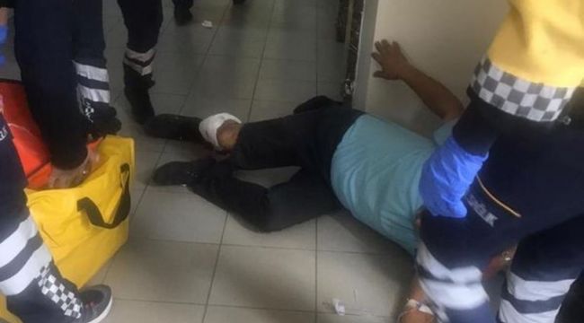Defterdarlık binasında tabancayla bacağından vuruldu.