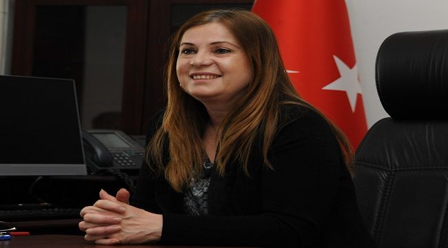 FATMA ÇALKAYA SAĞLIK EMEKÇİLERİNİN YANINDA