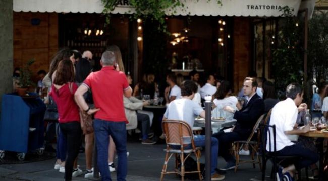 Fransa'da ikinci aşamaya bugün geçildi