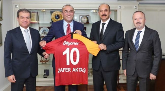 Galatasaray yöneticilerinden İstanbul Emniyet Müdürü'ne ziyaret