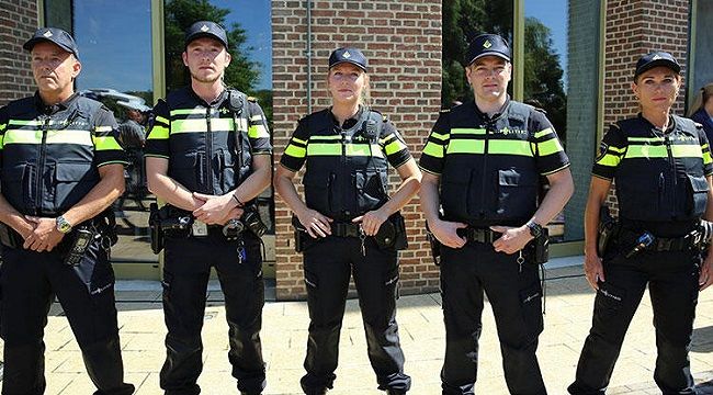 Hollanda polisine İzmir'den üniforma