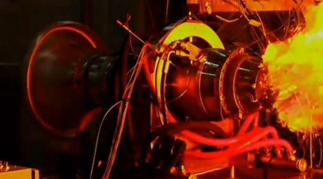 İlk yerli orta menzilli füze motoru test edildi