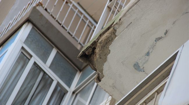 İZMİR'DE FACİADAN SON ANDA DÖNÜLDÜ