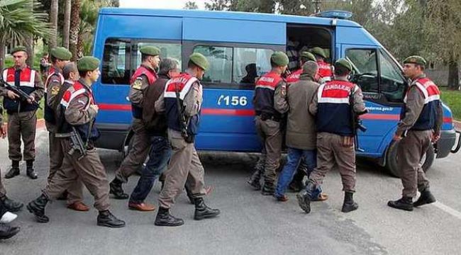 İzmir'de kaçak göçmenler yakalandı