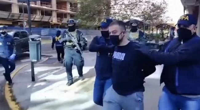 İzmir'de suç örgütü kurma davasının iki sanığı Arjantin'de yakalandı!