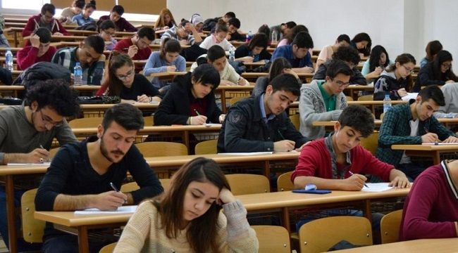 İZMİR'DE KISITLAMAYA UYMAYANLARA CEZA