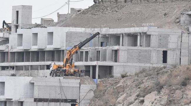 Kaçak yapıların yıkım işlemleri devam ediyor