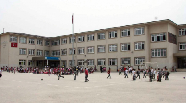 Kadın öğretmeni darp eden okul müdürüne ödül gibi ceza