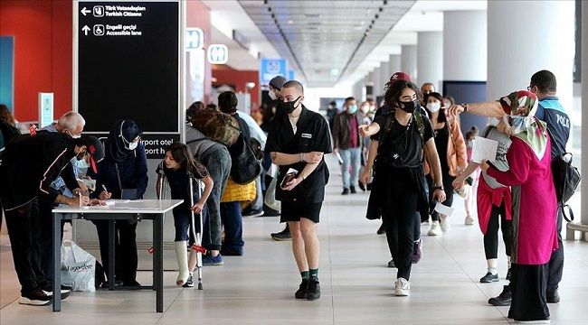Kanada'daki Türk vatandaşları İstanbul'a indi