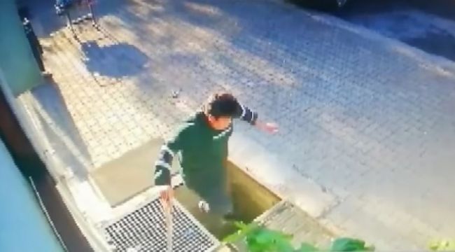 Kapağı açık kalan deponun içine düştü