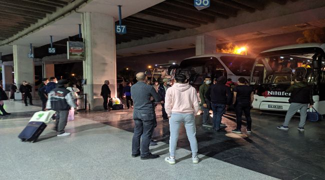 Kısıtlamanın bitmesiyle İzmir Otogarı’nda hareketlilik