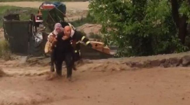 Köpeği için hayatını riske attı!