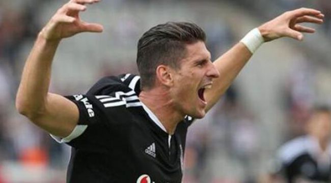 Mario Gomez futbolu bırakıyor
