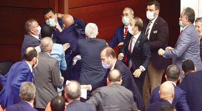 MECLİS'TE YUMRUKLAR KONUŞTU