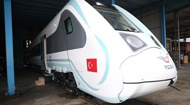 Milli elektrikli tren raylara iniyor