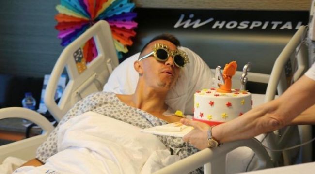 Muslera'ya hastanede doğum günü kutlaması