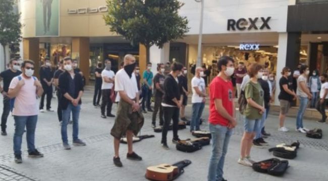 Müzisyenlerden sessiz tepki