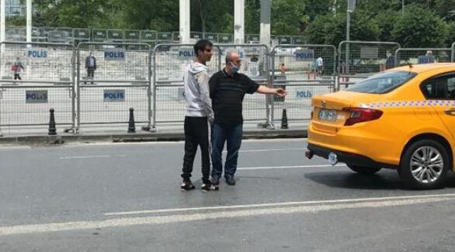 "Para ödemedi" dediği müşterisini polise teslim etti