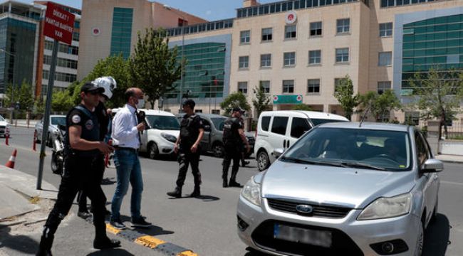 Polis Atakan Arslan'ı şehit eden zanlı ve yanındakiler adliyede