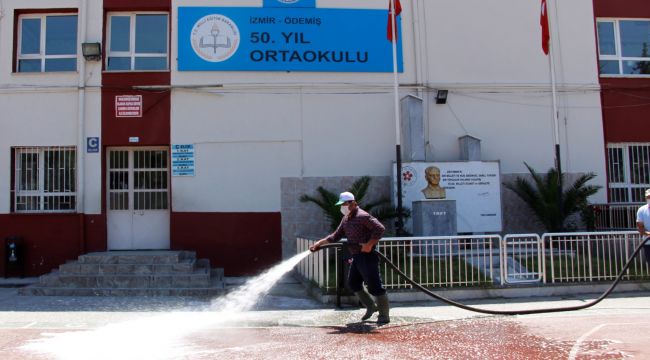 SINAV MERKEZLERİ DEZENFEKTE EDİYOR