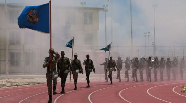 Somali'deki Türk askeri eğitim üssü önünde saldırı girişimi