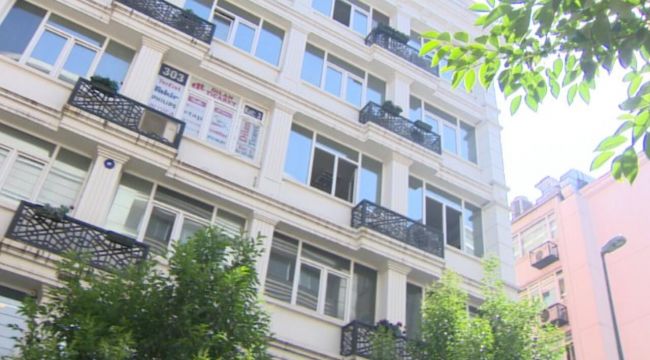 Tarihi mozaiklerin üzerini kapattılar