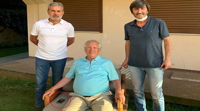 Tarihi ziyarette, tuşlu telefon dikkatlerden kaçmadı