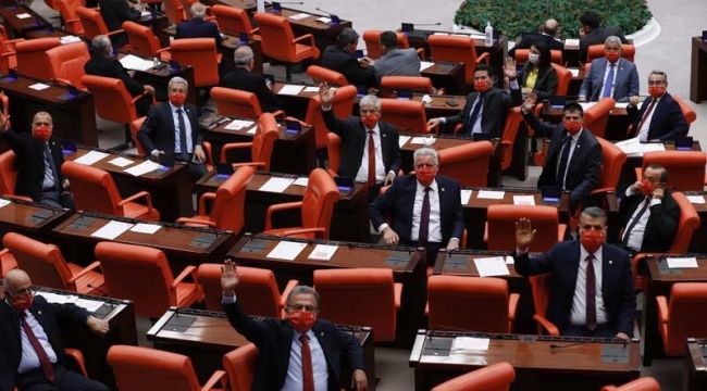 TBMM Genel Kurulu'nda 'maskeli' oturum