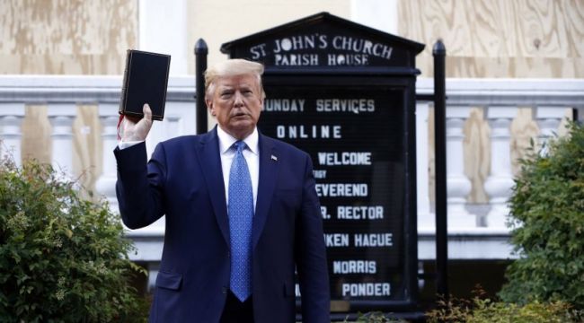 Trump tartışma yaratan 'kilise şovu'nu savundu