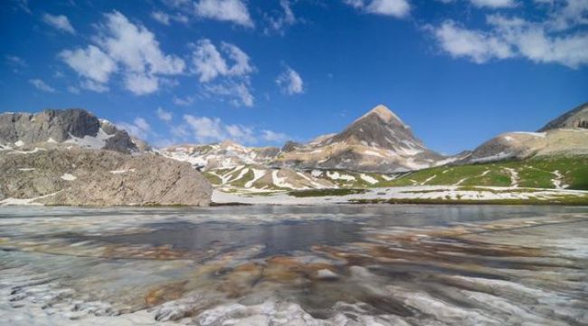 Tunceli dağlarındaki buzul gölleri görenleri hayran bırakıyor