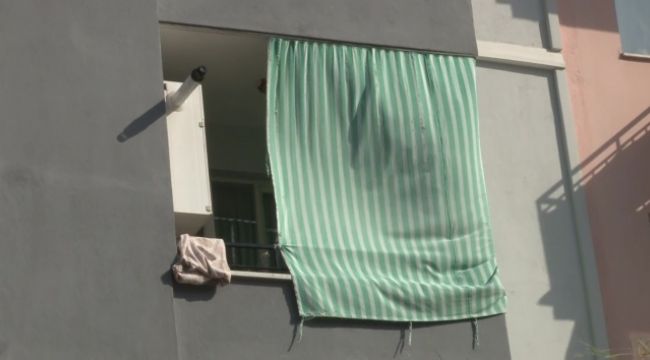 Uyuyan çocuğun kafasına taş düştü